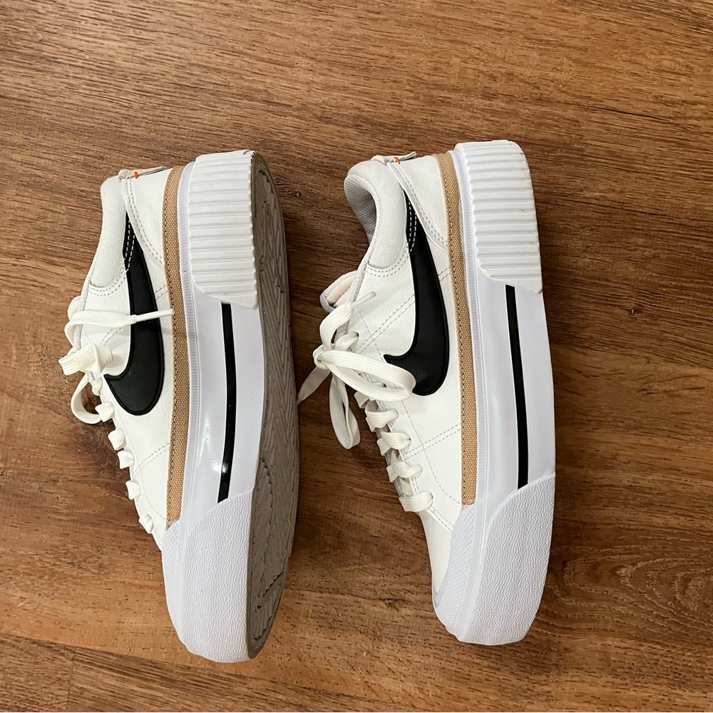 Women’s Nike Court Legacy Lift